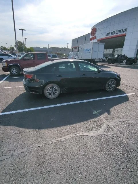 Used 2023 Black Kia LXS image 3