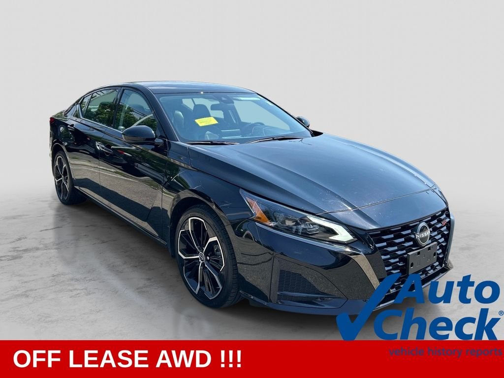 Used 2023 Black Nissan 2.5 SR image 3