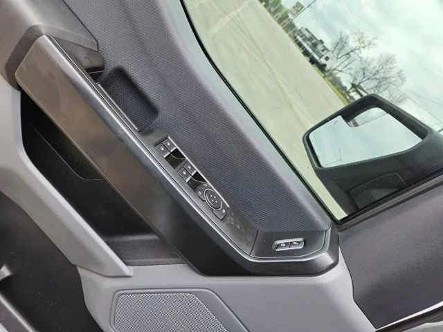 Used 2022 White Ford XL image 11