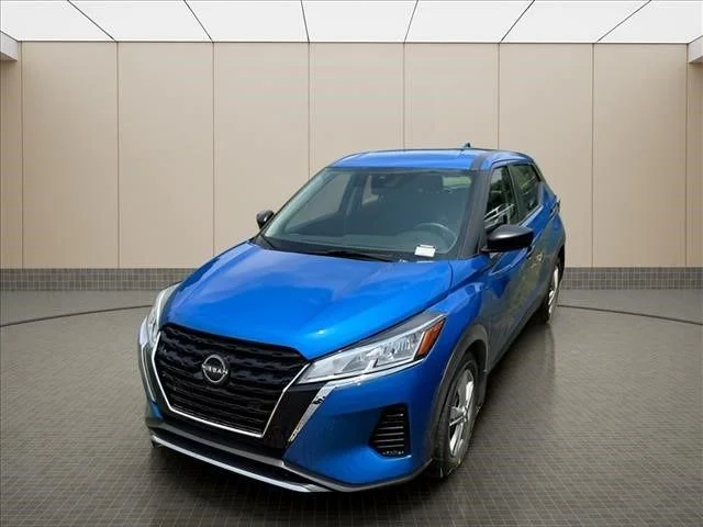 Used 2025 Blue Nissan S image 2