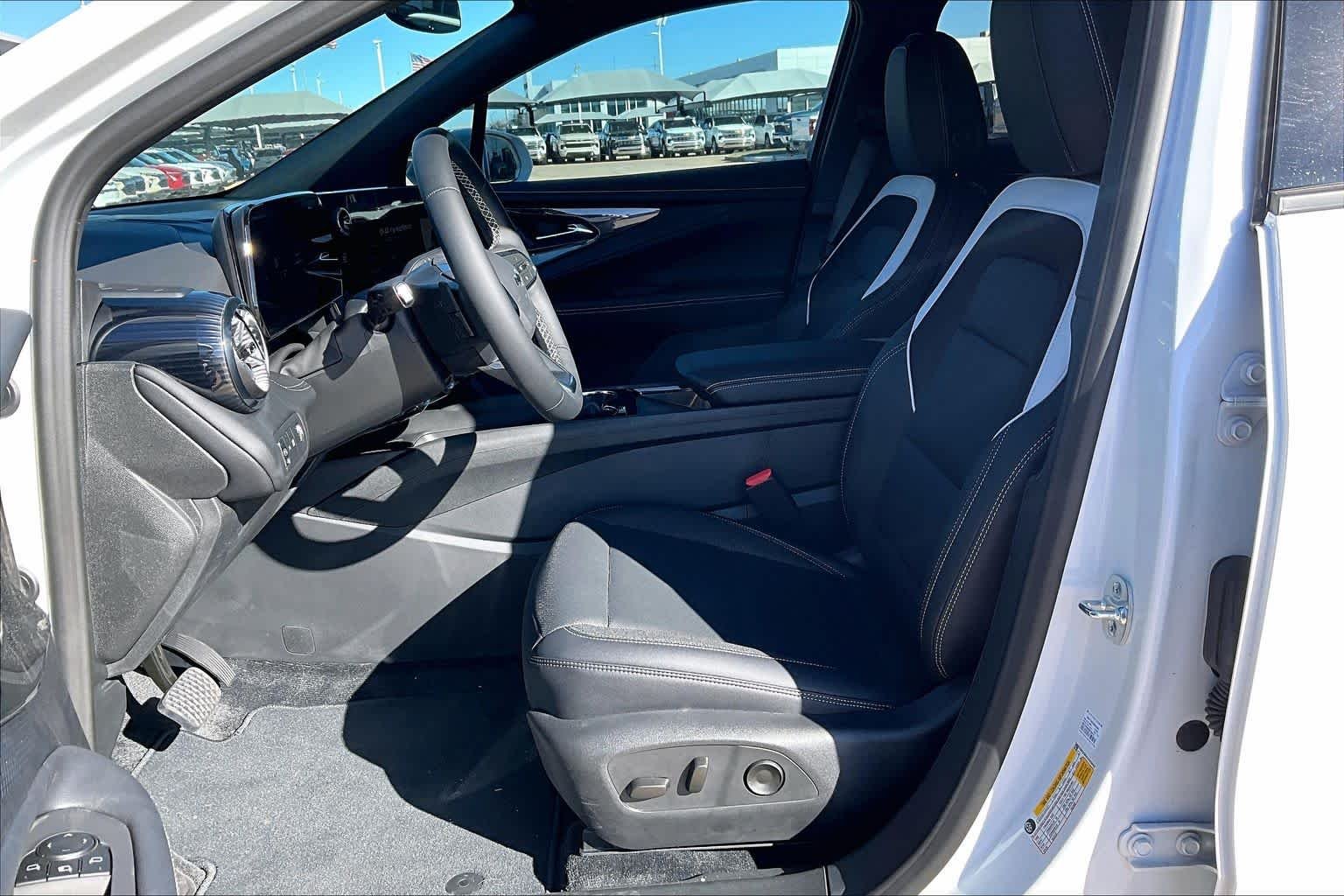 2025 Chevrolet Blazer EV LT - Photo 10