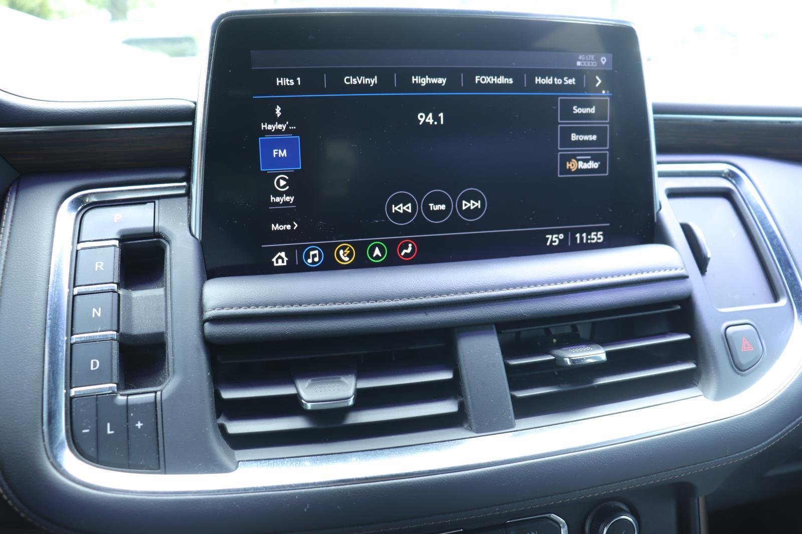 Used 2021 Iridescent Pearl Tricoat Chevrolet High Country image 34