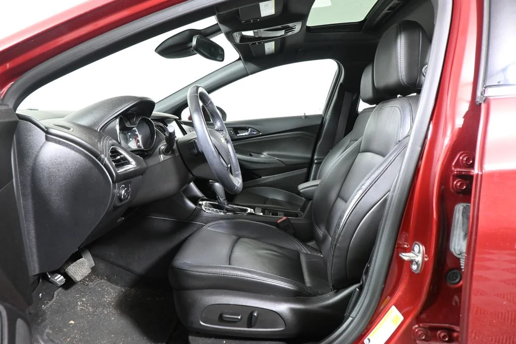 Used 2017 Red Chevrolet Premier image 3