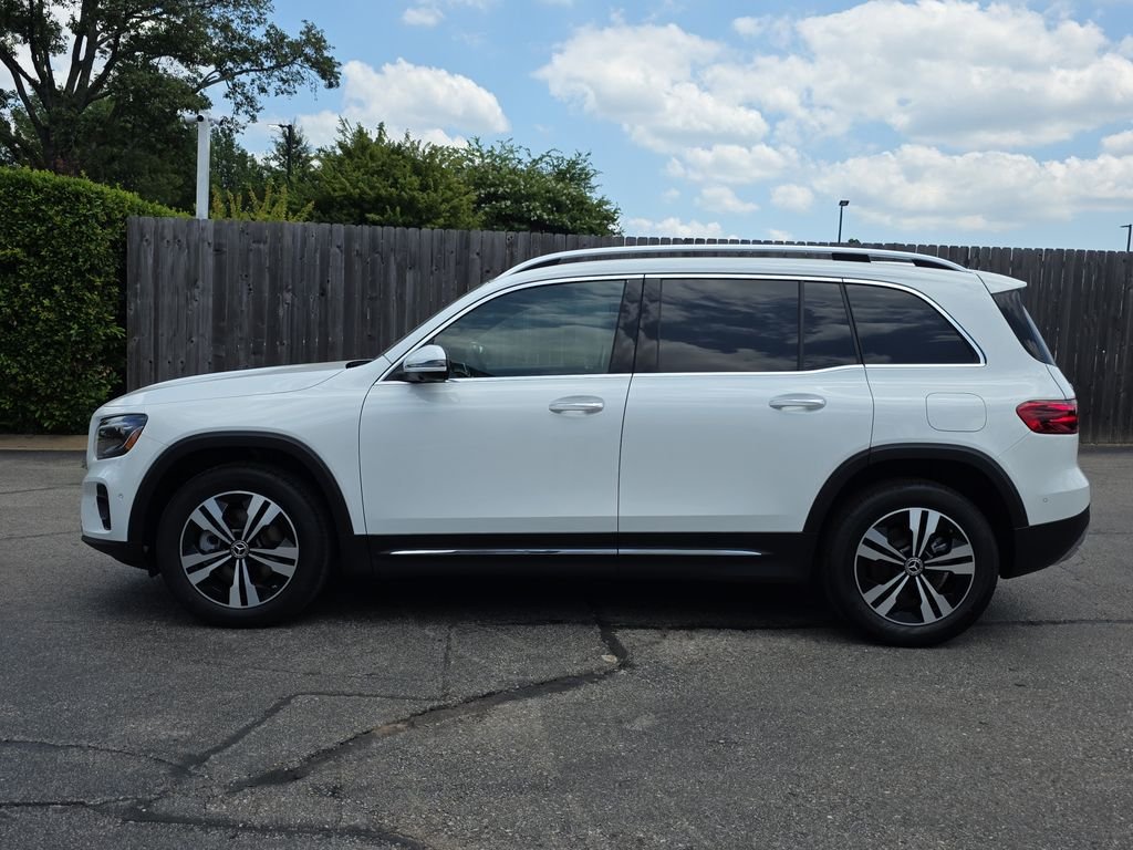New 2026 White Mercedes-Benz GLB 250 image 2