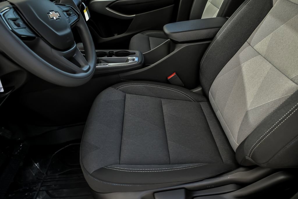 2026 Chevrolet Trax LS - Photo 9