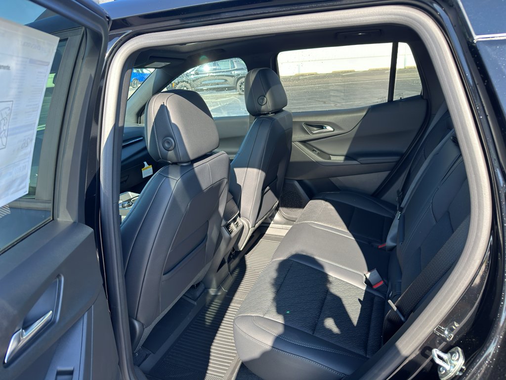 2027 Chevrolet Equinox LT - Photo 29