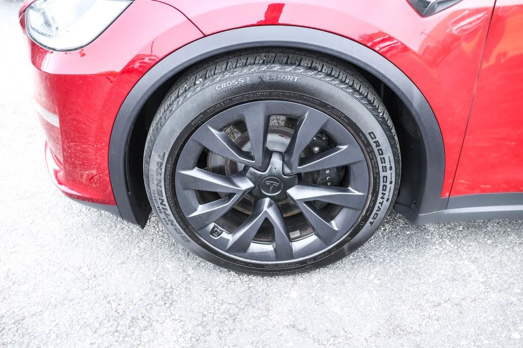 Used 2024  Tesla Base image 12