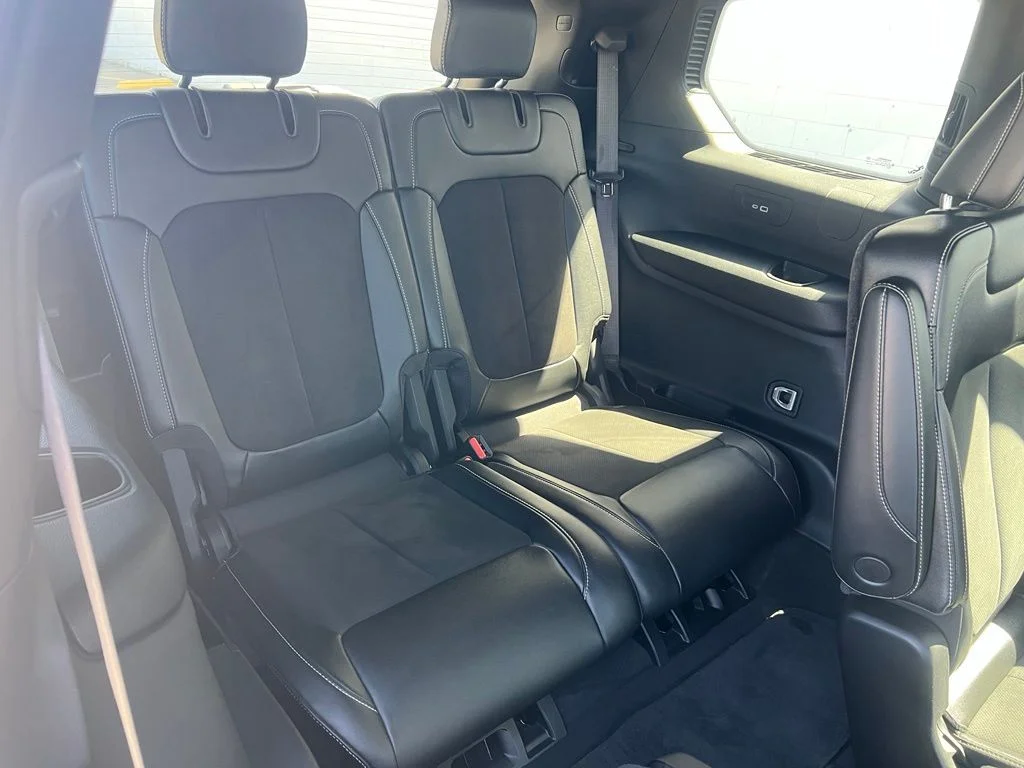 Used 2023 Metallic Jeep Altitude image 26