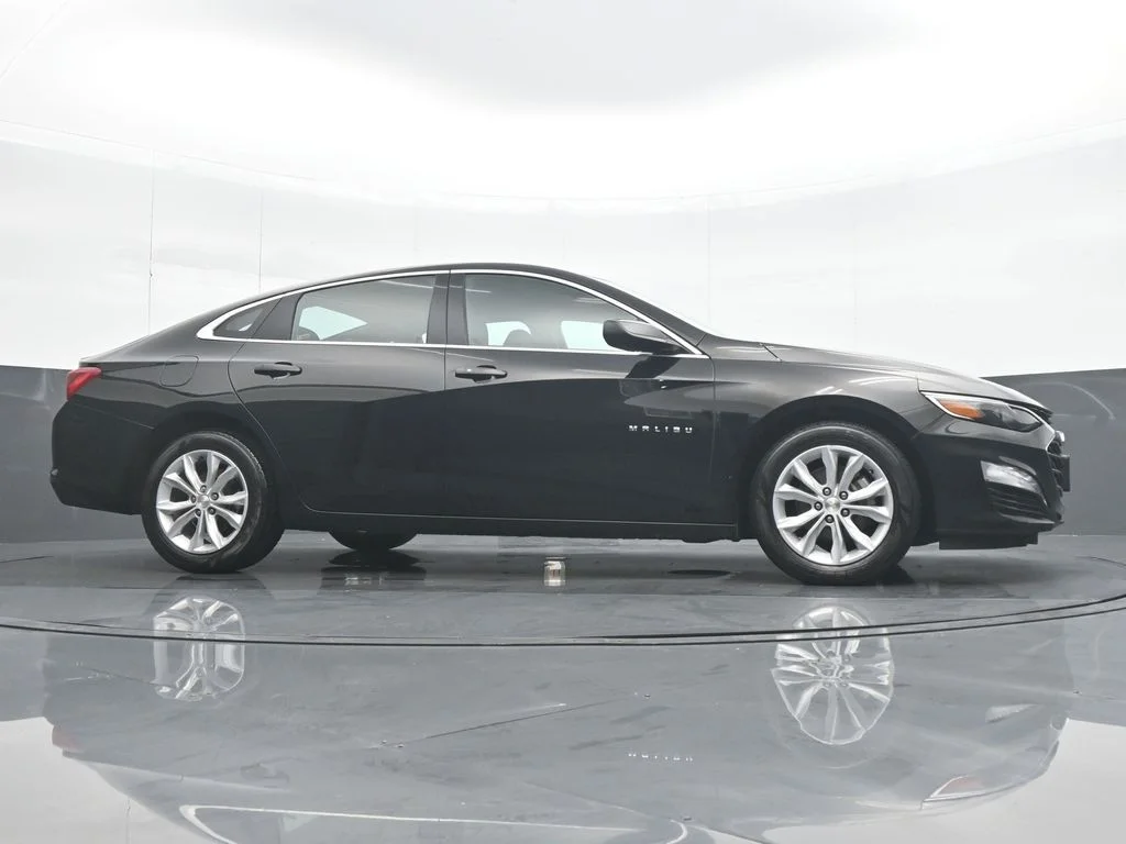 Used 2025 Black Chevrolet LT image 31
