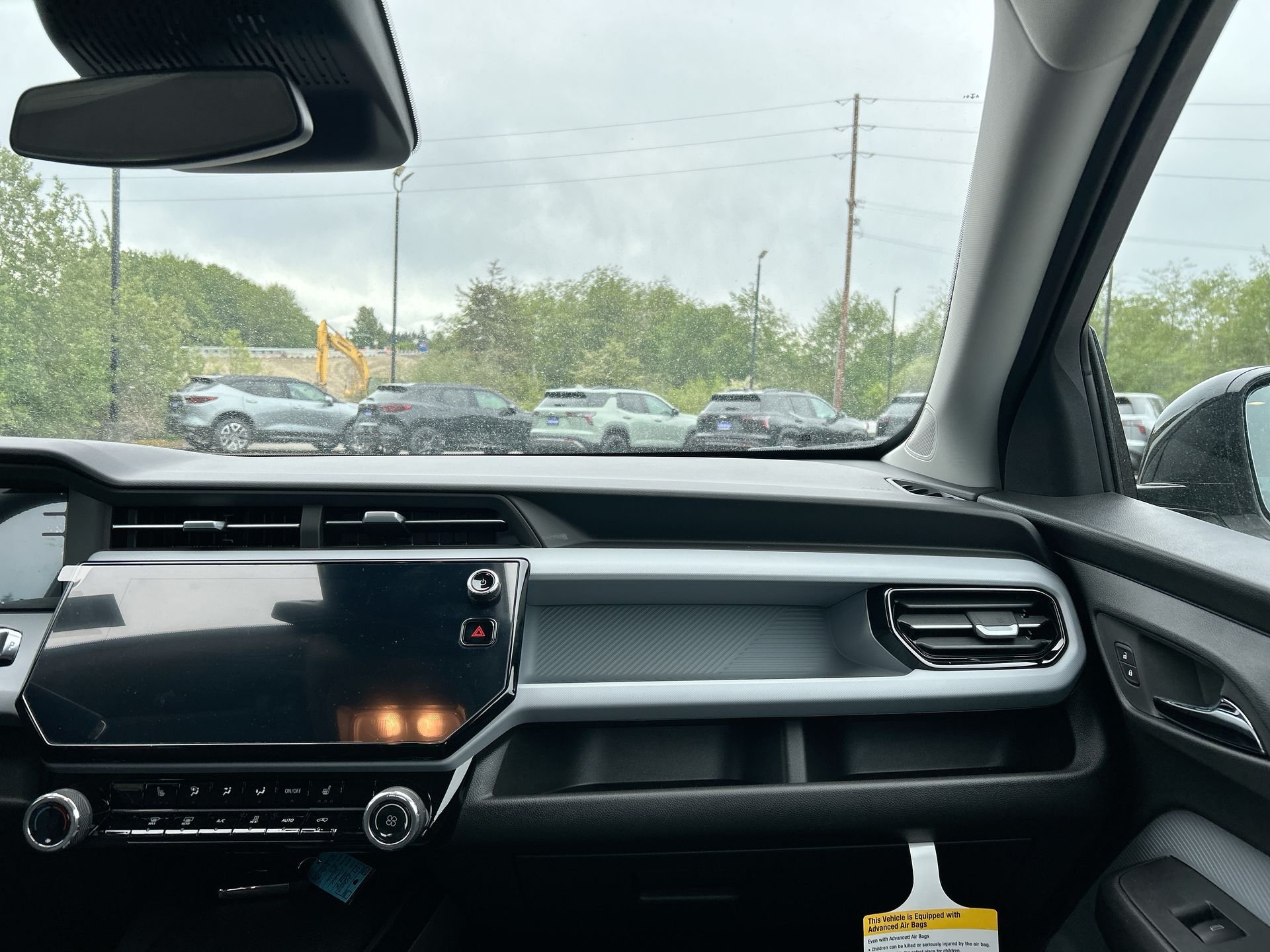New 2027 Summit White Chevrolet LT image 27