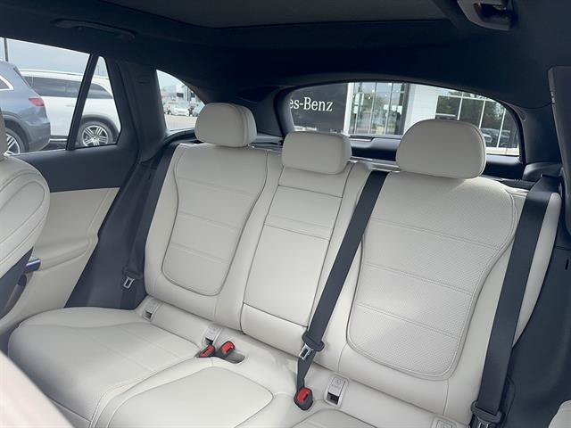 New 2026 MANUFAKTUR Patagonia Red Metallic Mercedes-Benz GLC 300 4MATIC® image 29