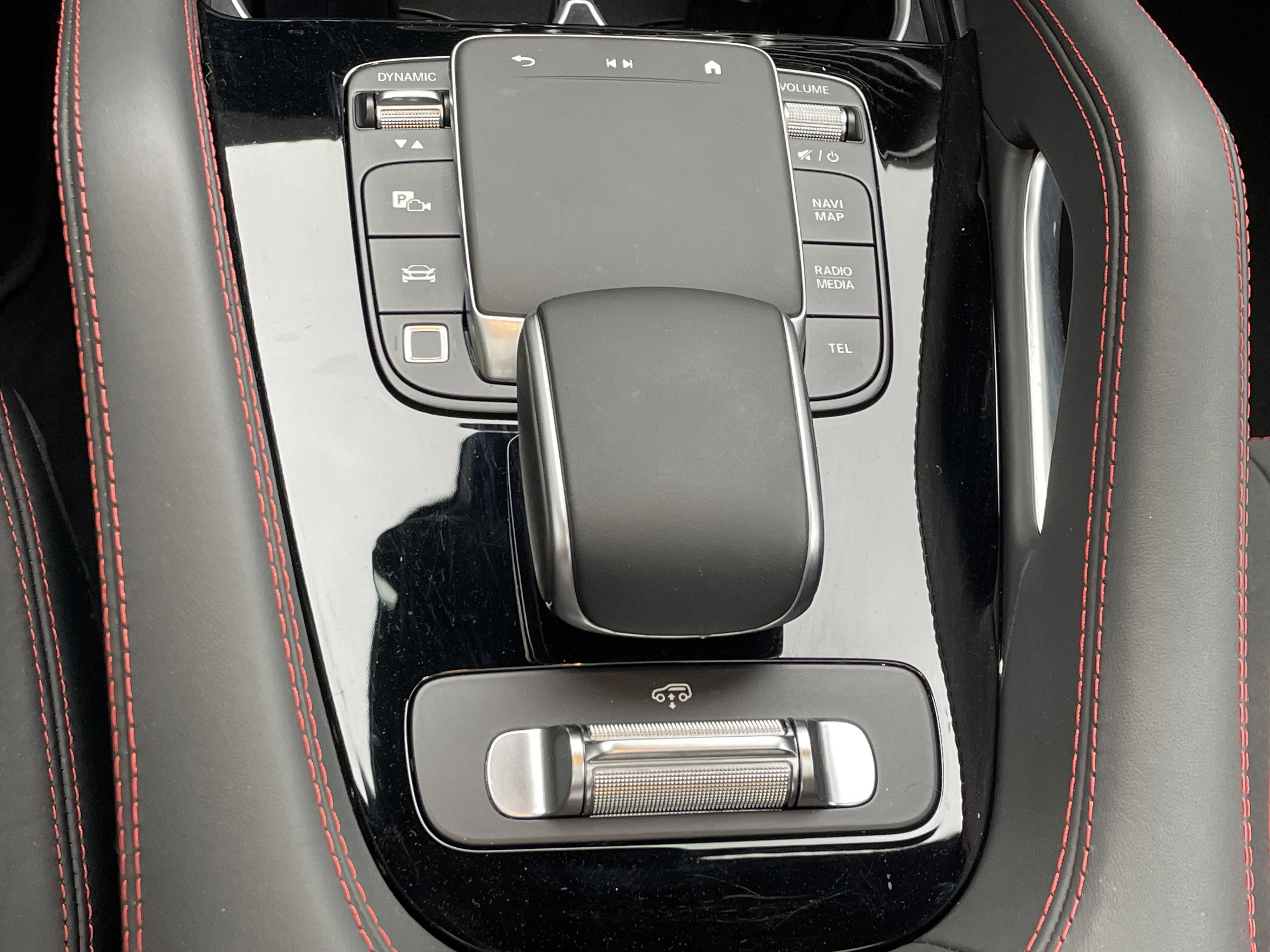 Certified Used 2025 MANUFAKTUR Moonlight White Metallic Mercedes-Benz AMG® GLE 53 4MATIC®+ Coupe image 35
