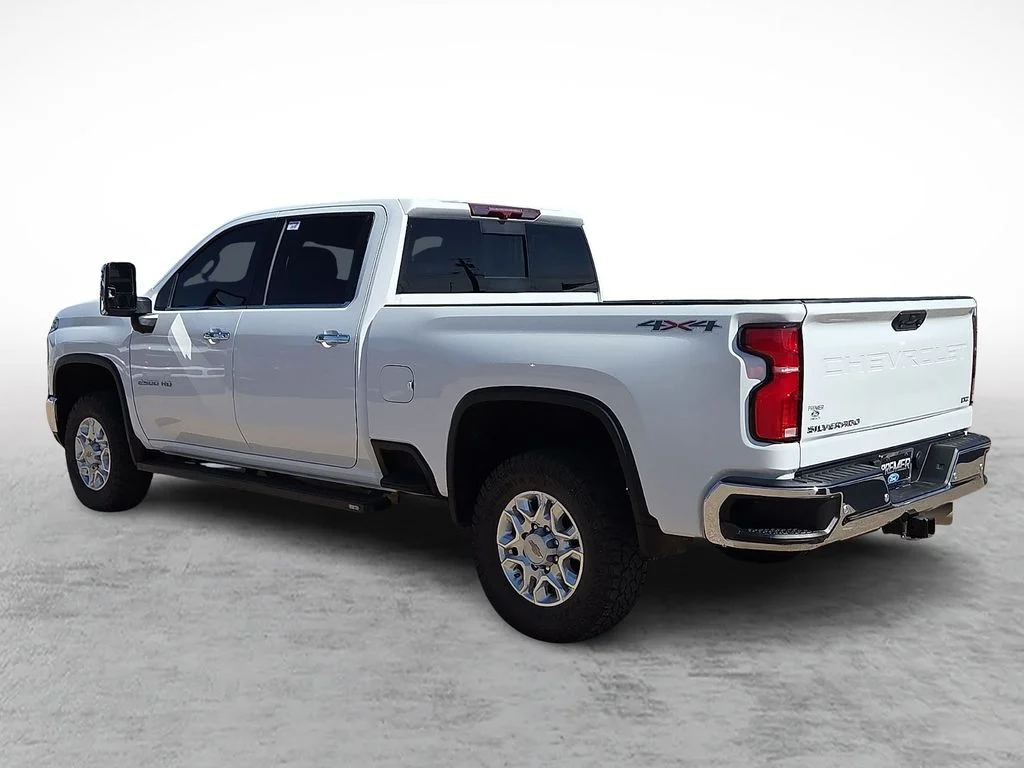 Used 2025 White Chevrolet LTZ image 7