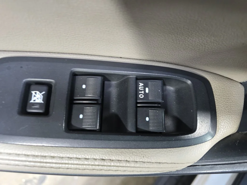 Used 2020 White Platinum Clearcoat Metallic Ford Lariat image 28