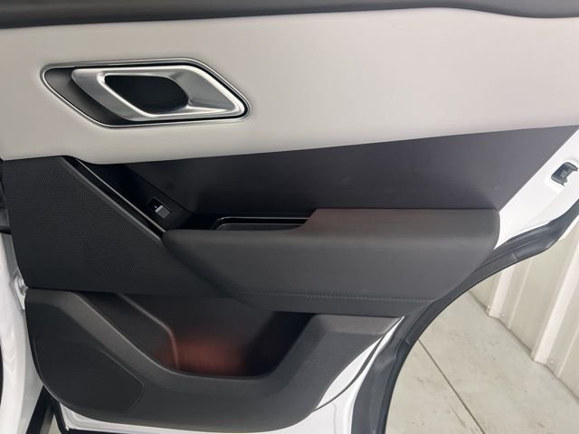 New 2026 Fuji White Land Rover Dynamic SE image 19