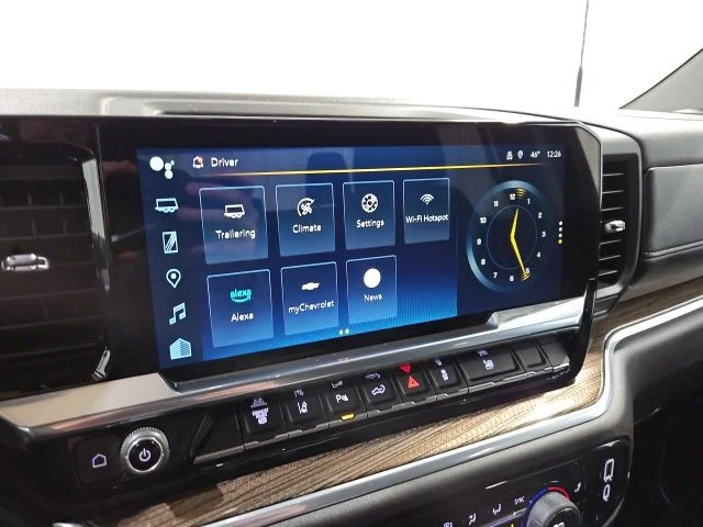 Used 2025 Summit White Chevrolet LT image 29