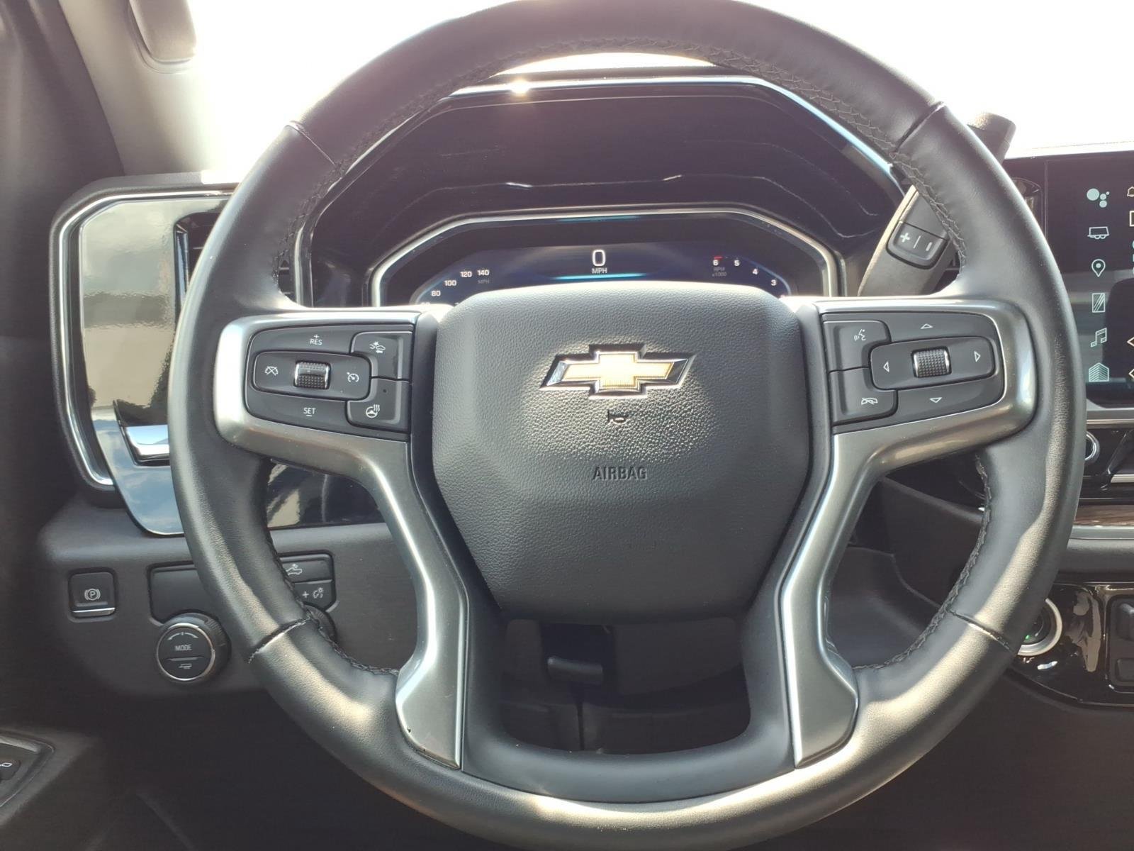 Used 2025 Black Chevrolet LT image 27