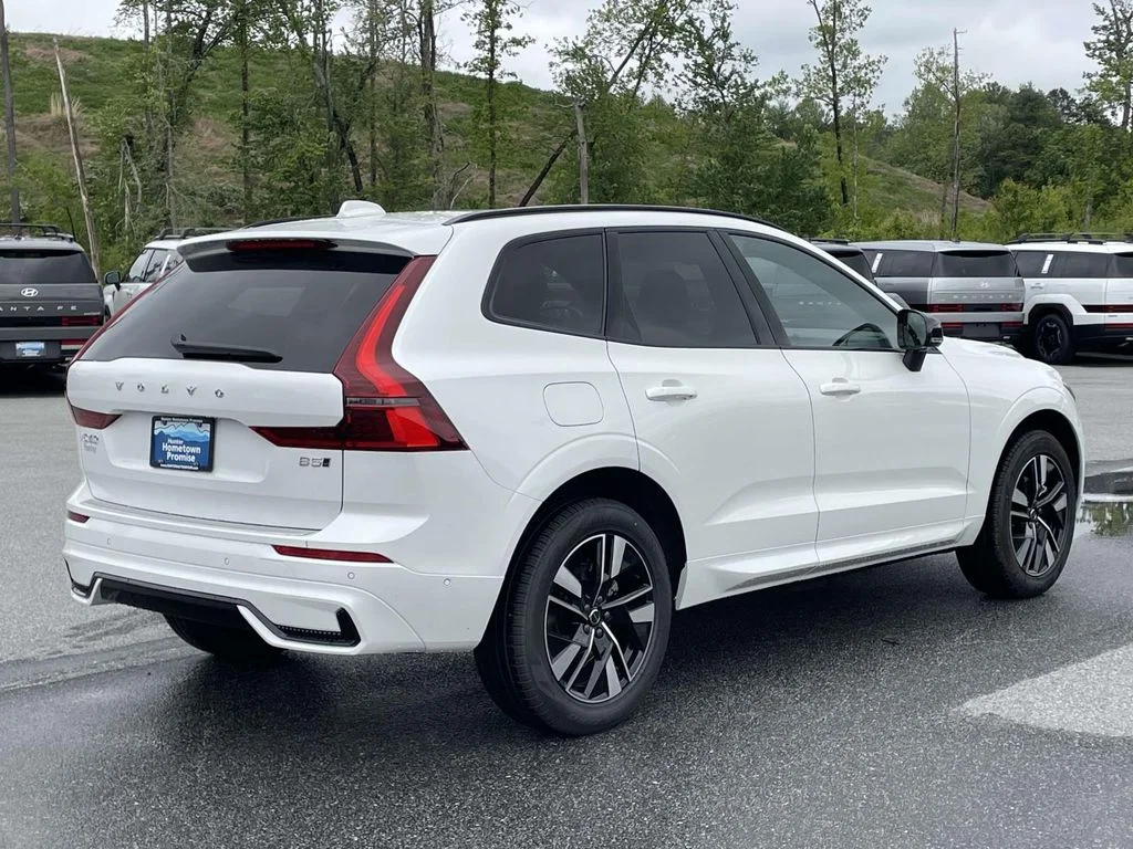 New 2026 Crystal White Metallic Volvo Plus image 28