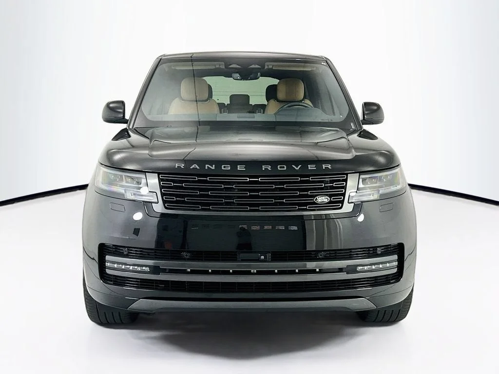 Used 2025 Santorini Black Metallic Land Rover SE image 2