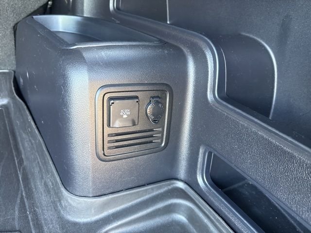 Used 2016 Classic Silver Metallic Toyota SR5 4X4 image 18