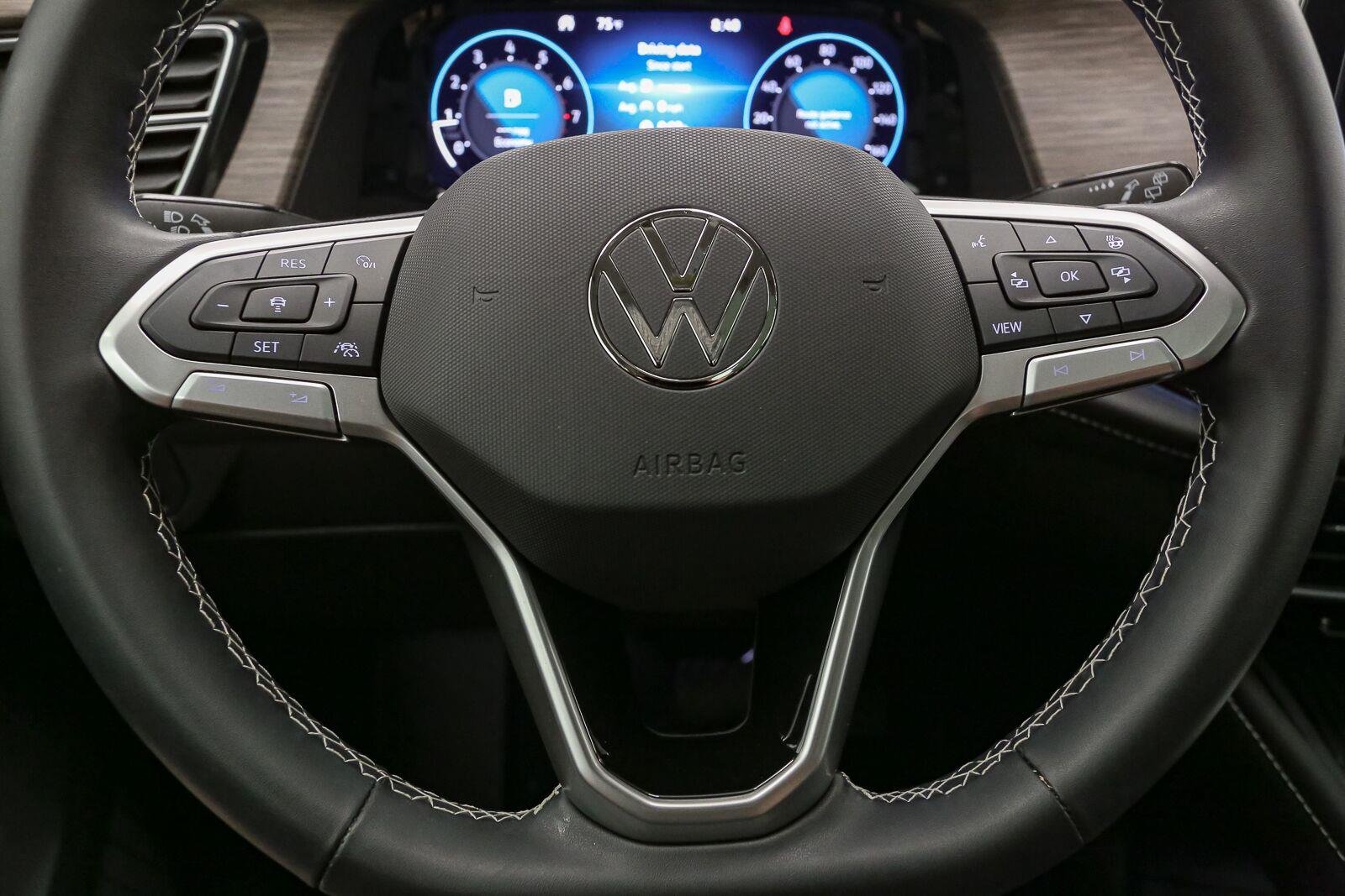 Used 2025 WH Volkswagen 2.0T SEL image 37