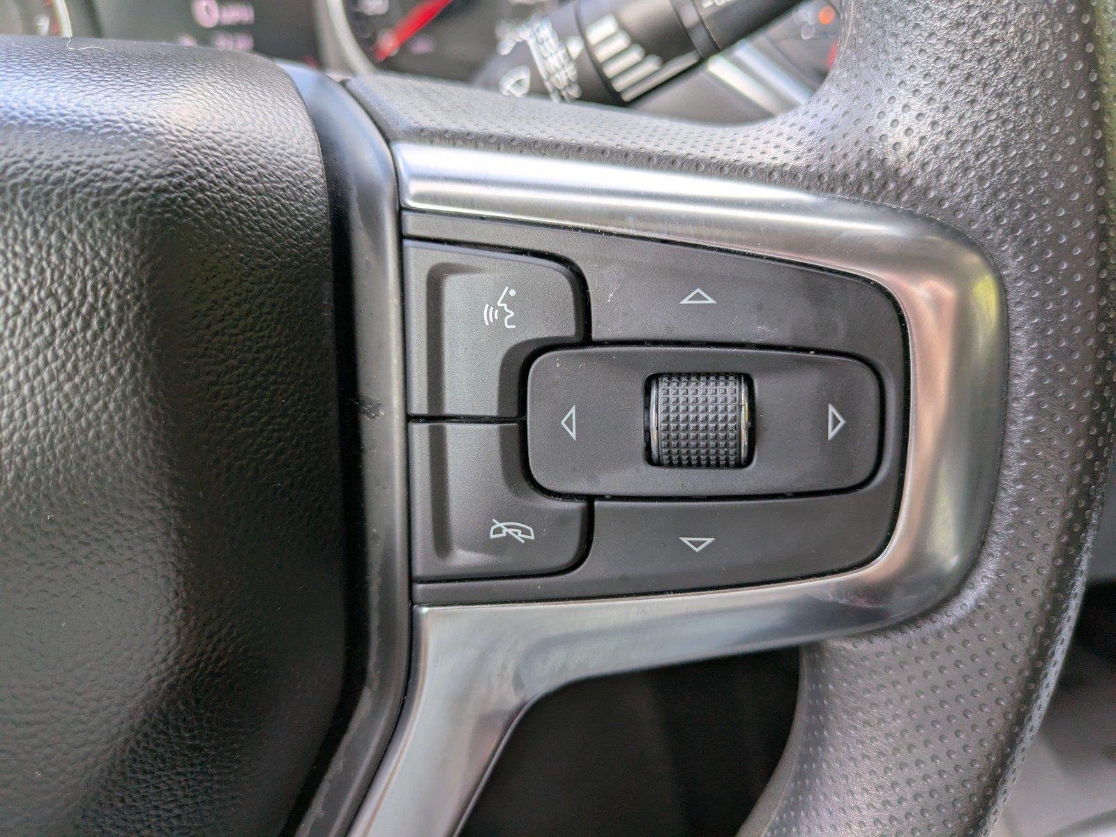 Used 2024 Summit White Chevrolet LT image 25