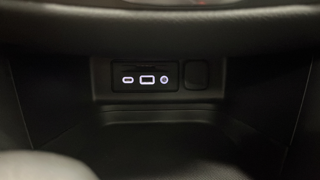 Used 2023 Summit White Chevrolet RS image 31