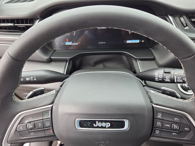 Used 2025 White Jeep Laredo image 22