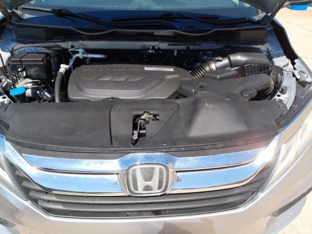 Used 2018 Silver Honda EX-L image 41