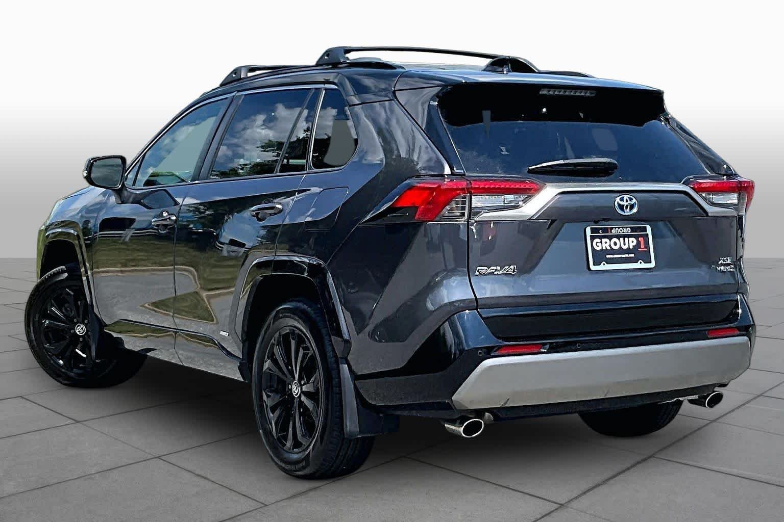 Used 2022 Magnetic Gray Metallic/Midnight Black Metallic Toyota Hybrid XSE image 12
