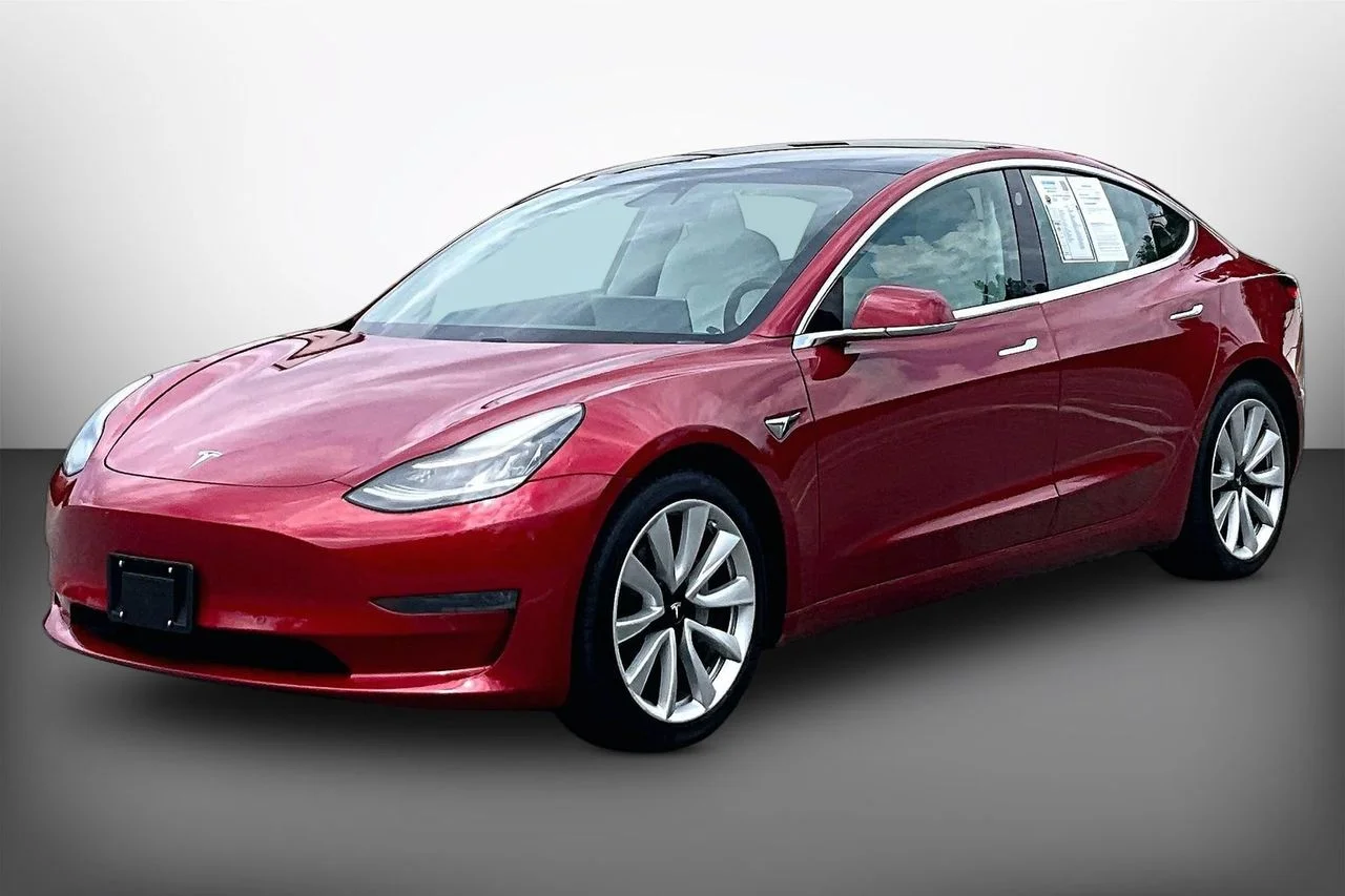 Used 2019  Tesla Long Range image 4