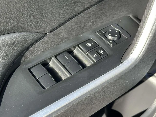 Used 2023 Ice Toyota LE image 17