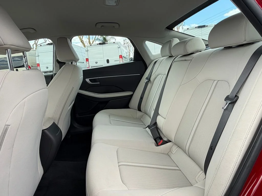 Used 2025 Red Hyundai SEL image 18