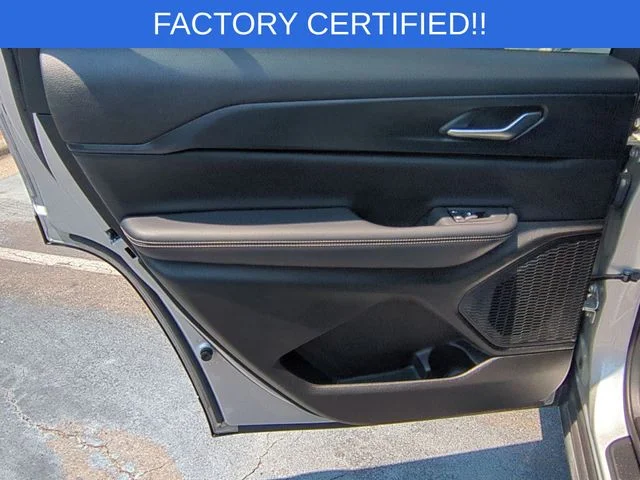 Used 2023 Silver Jeep Altitude image 28