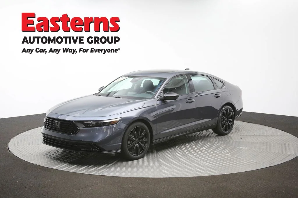 Used 2025 Gray Honda SE image 56