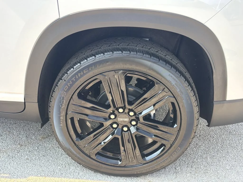 New 2026 Summit White GMC Elevation image 9