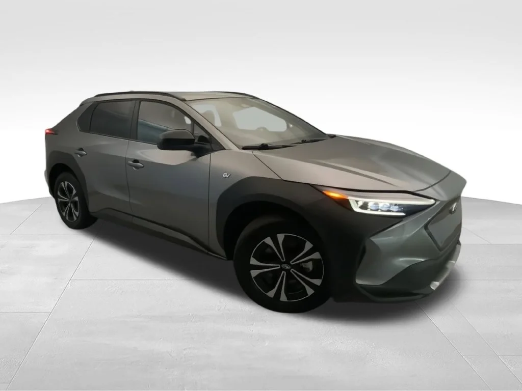 Used 2025 Carbon Subaru Premium image 6
