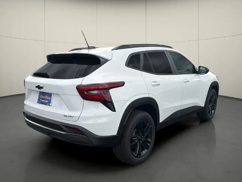 New 2026 Summit White Chevrolet ACTIV image 7
