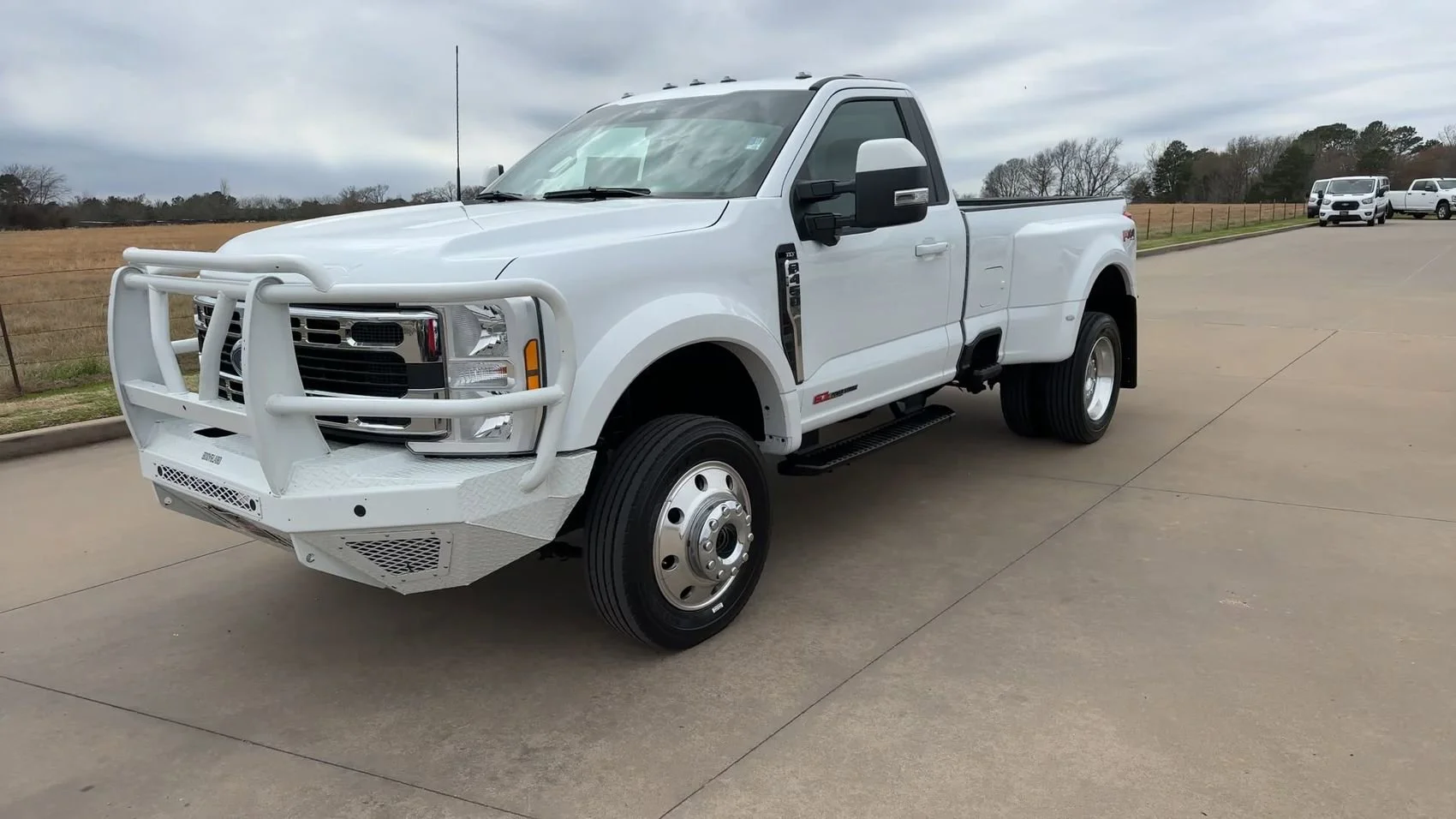 Used 2025 Oxford White Ford XLT image 4