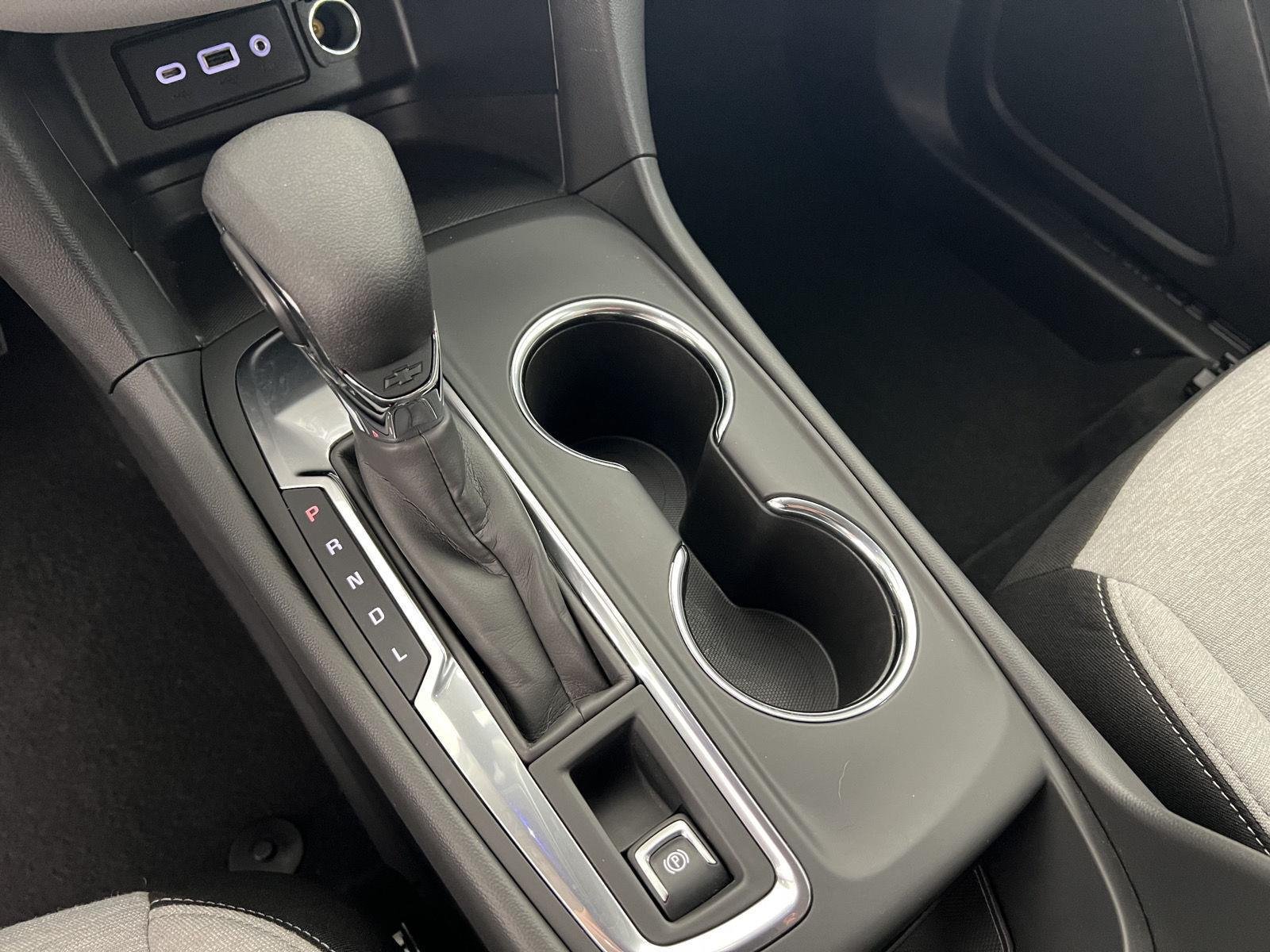 Used 2022 Summit White Chevrolet LS image 14