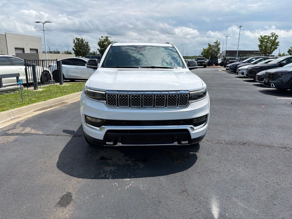 Used 2025 White Jeep I image 2
