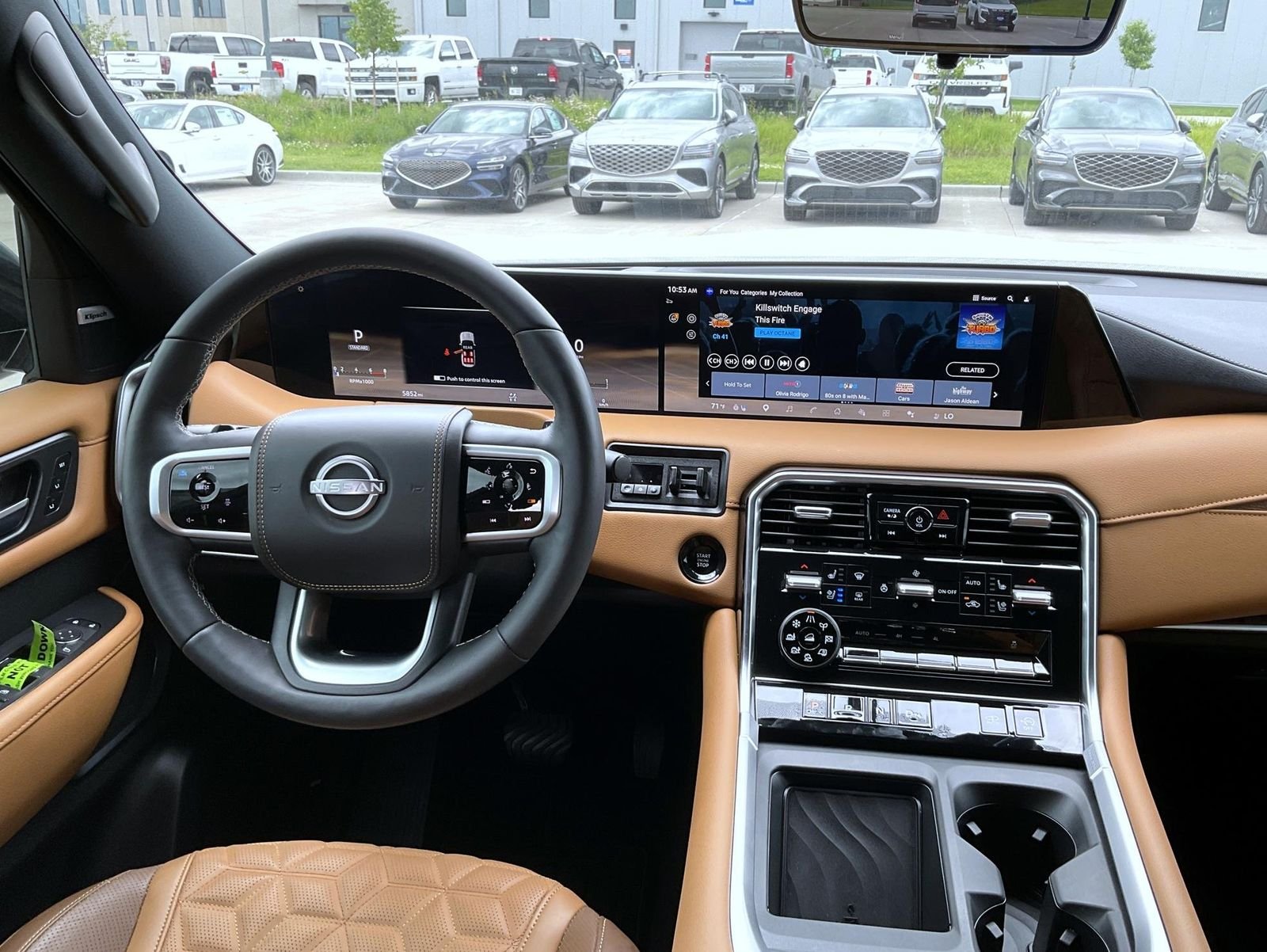 Used 2025 White Nissan Platinum Reserve image 14