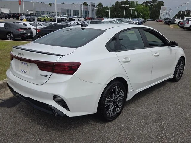Used 2024 White Kia GT-Line image 12