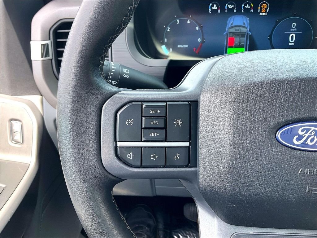 Used 2025 Agate Black Metallic Ford XLT image 21