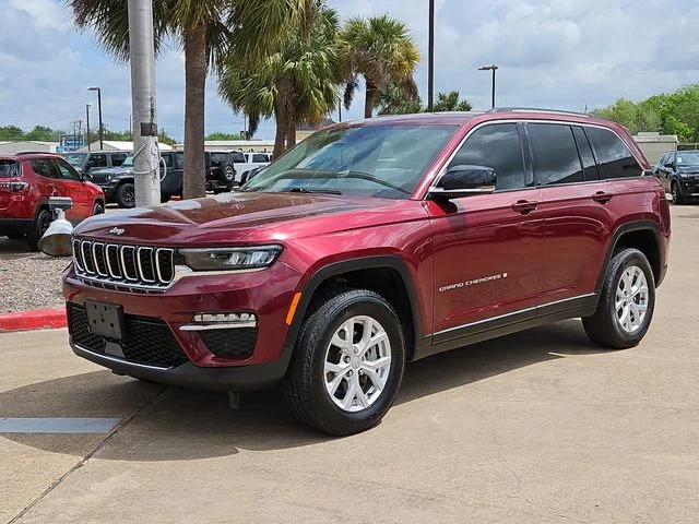 Used 2023 Red Jeep Limited image 3