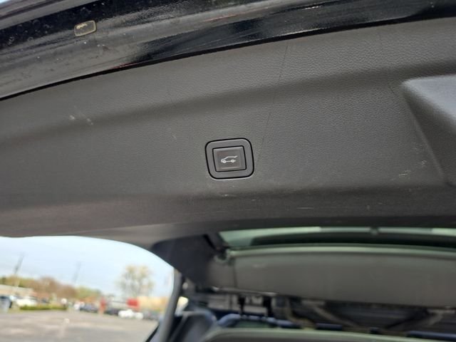 2024 GMC Yukon AT4 - Photo 17
