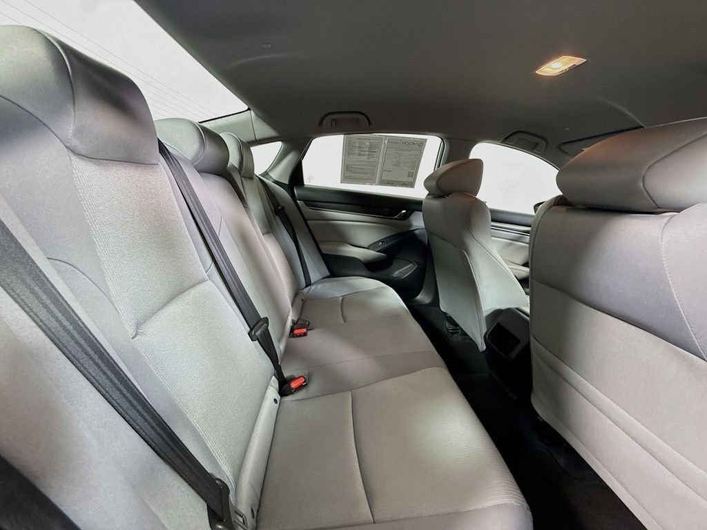 Used 2020 Lunar Silver Metallic Honda LX image 25