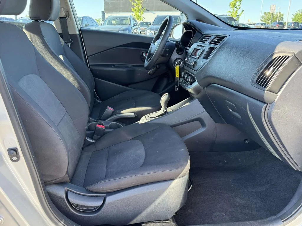 Used 2015 Silver Kia LX image 16