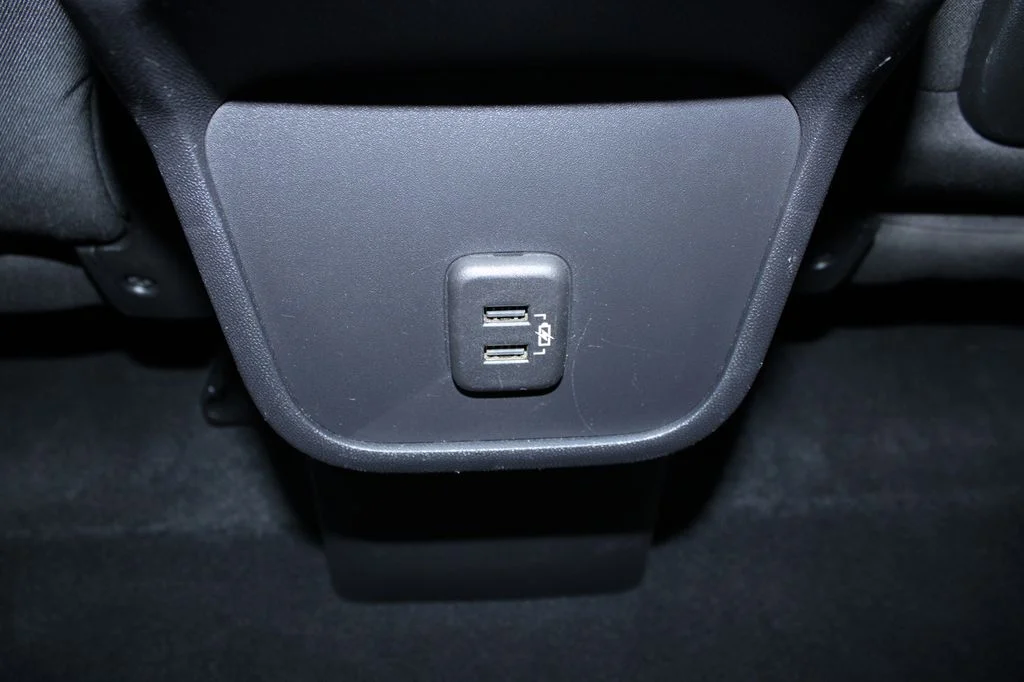 Used 2024 Summit White GMC SLE image 18