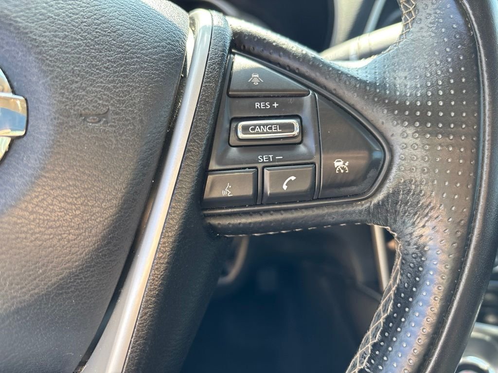 Used 2016 Bordeaux Nissan Platinum image 22